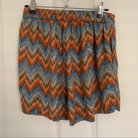 Anthropologie Patterned Shorts - Picture 4 of 5
